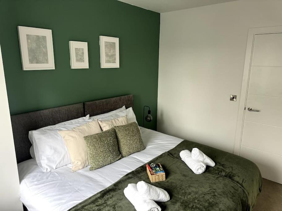 Luxury Oaks Suite, Free Private Parking, 2 Bed 2 Bathroom Apartment, Central Solihull Birmingam Exterior foto