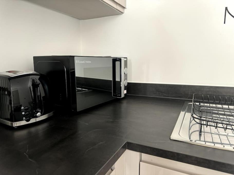 Luxury Oaks Suite, Free Private Parking, 2 Bed 2 Bathroom Apartment, Central Solihull Birmingam Exterior foto
